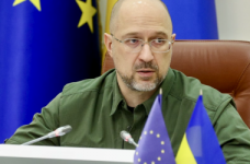 Зарплати вчителям виплачують у повному обсязі, – прем’єр