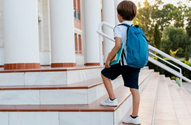 За тиждень до України повернулись 4 тисячі школярів