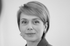 Діти за кордоном мають подвійне навантаження