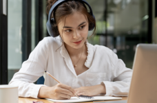 Понад 5 тисяч шкіл працюють дистанційно