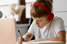 У Києві запровадили онлайн навчання