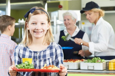 Шкільне харчування адаптують до умов воєнного часу