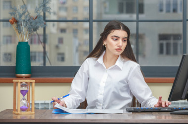 Чи використовує ваша школа електронні журнали?