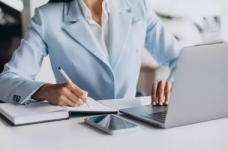 Виплати лікарняних та декретних здійснюватиме Пенсійний фонд