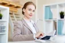 Ведення уроків чи гуртків директором не є сумісництвом, – МОН