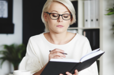 НАЗЯВО: в український вишах використовують російську