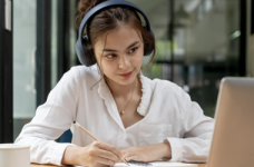 МОН просить ЄС сприяти у проведенні НМТ