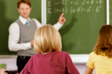 Омбудсмен оцінив за і проти відеофіксації уроків