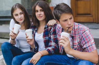 Як попередити девіантну поведінку підлітка: поради батькам