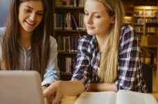 Українці не хочуть бачити російських авторів у шкільній програмі