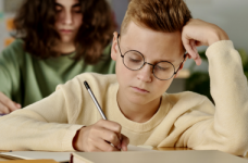 Столичні школи окремо займатимуться з випускниками