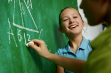 МОН не прискорюватиме перехід на 12-річну школу