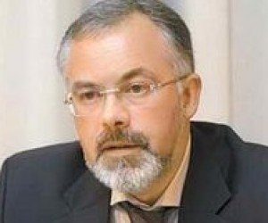 Необхідно розвантажувати шкільну навчальну програму, - Д.Табачник