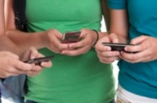 До школи без "мобілок" - вимога чеських вчителів