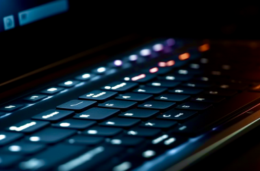 МОН перевірить використання гаджетів, переданих школам