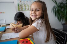 МОН рекомендує ділити великі класи на групи