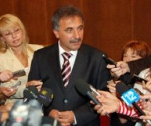 Крим вимагає скасувати наказ про навчання українською мовою