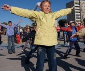 Київська влада затвердила програму для школярів "Ранкова гімнастика" 