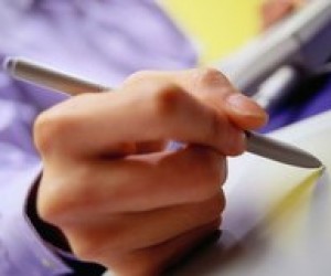 Щодо обов'язкового укладання контрактів з педагогічними працівниками