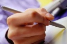 Щодо обов'язкового укладання контрактів з педагогічними працівниками