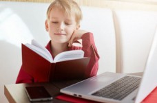 Школи для дітей за кордоном, які навчатимуть дистанційно