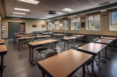 У ВР пропонують пришвидшити закриття сільських шкіл