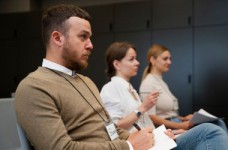 Науковцям пропонують гранти для участі у конференціях