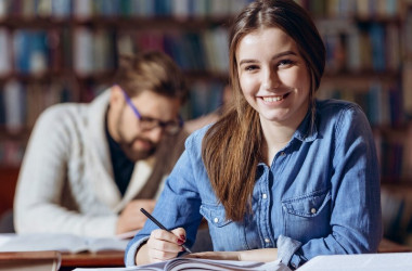 Студентам-медикам дозволили кілька разів складати іспити