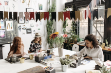 Які квіти обрати для вчителя?