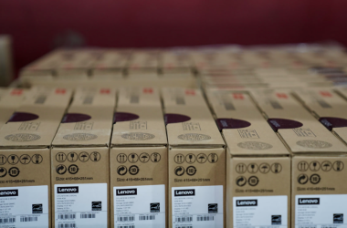 Учні трьох областей отримають дві тисячі ноутбуків