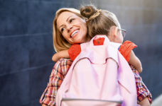 МОН: учні мають перебувати в укриттях до завершення тривоги