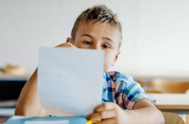 Освітній омбудсмен закликав не висувати зайвих вимог до учнів за кордоном