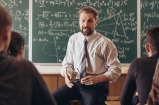 Чи має освітянин бути мотивований лише професійними чинниками?