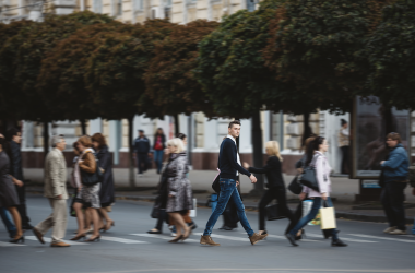 У суспільстві зростає критика органів державної влади