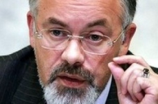 Табачник пропонує пишатися закриттям малокомплектних шкіл