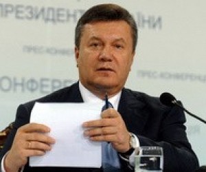 Янукович заснував літературний конкурс для школярів і студентів