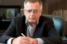 Януковича просять скасувати платні послуги для студентів