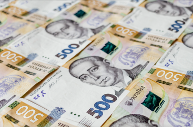 Зарплати освітян за рік зросли лише на 8%