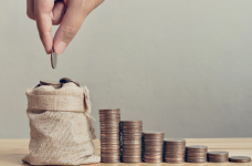 Більшість українців продовжують донатити на армію