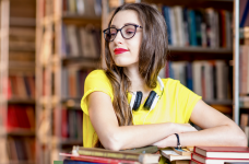 Вартість навчання на контракті в закладах вищої освіти України 