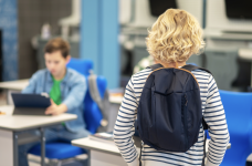 Понад 400 шкіл забезпечать поліцейською вартою безпеки