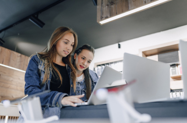 Що обрати в 2024 році програмісту-початківцю: самостійне навчання, онлайн-курси чи менторинг?