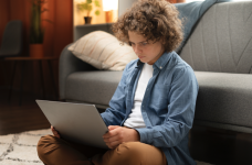 ЮНІСЕФ передав ще 3600 ноутбуків учням Харківщини