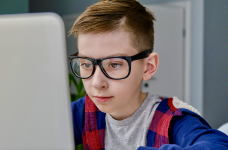 Чверть українських школярів змушені навчатися дистанційно