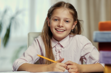 Відокремленість освіти від церкви: роз’яснення освітнього омбудсмена