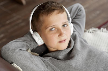 Дітям та підліткам пропонують новий подкаст «Кльове Слово»