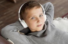 Дітям та підліткам пропонують новий подкаст «Кльове Слово»