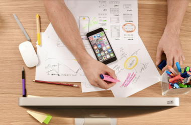 Айфон для роботи та навчання: яку модель варто вибрати