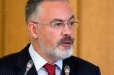 Табачник буде звільняти ректорів, які розпродають майно вузів