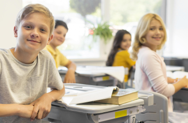 Чи мають діти з числа ВПО навчатися за місцем свого перебування?